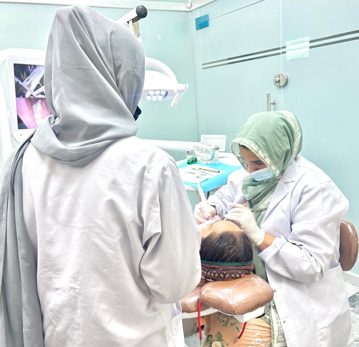 Dental treatment at Careinn Clinic 3