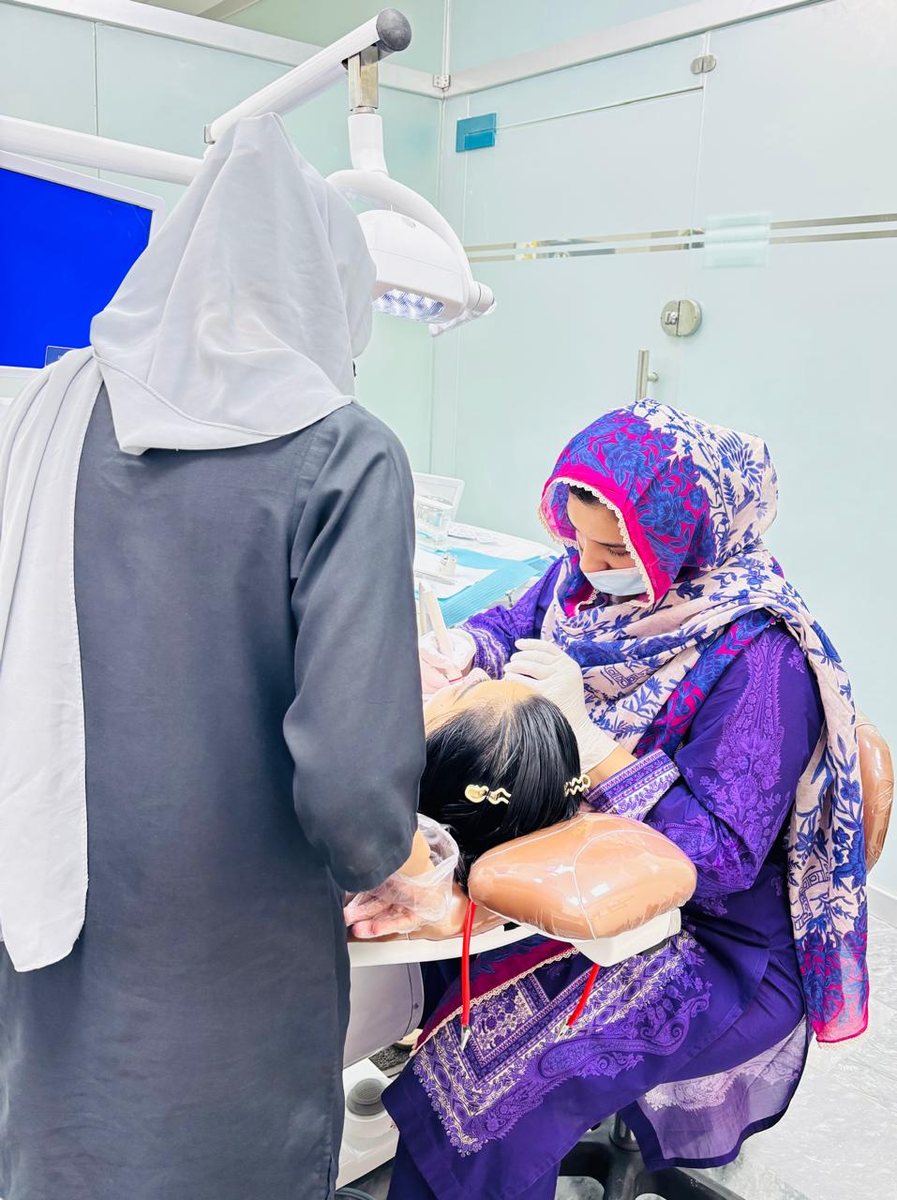 Dental treatment at Careinn Clinic 5